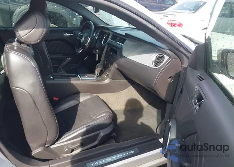 2013 Ford Mustang V6 Premium from USA, damaged, VIN 1ZVBP8AM9D5264912